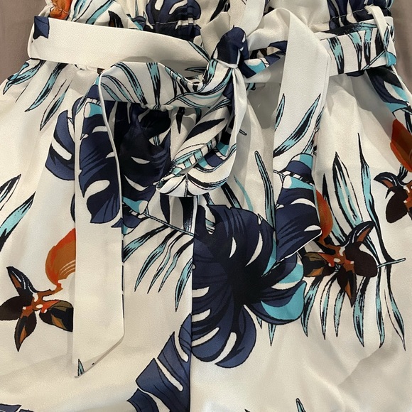 Shein navy tropical short set - Picture 2 of 3